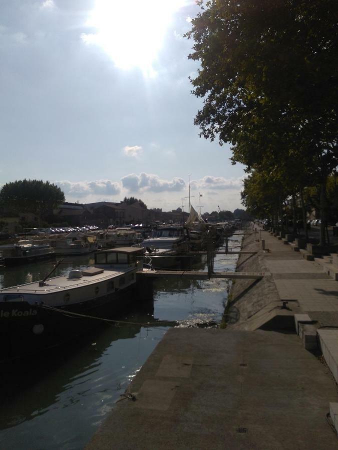 Beaucaire Studio Appartement Buitenkant foto